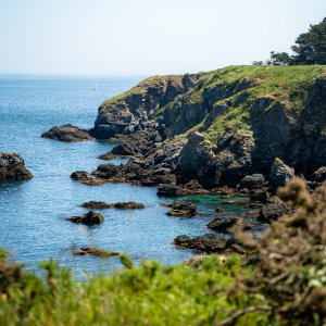 Le chemin côtier du port de Sauzon à La Pointe des Poulains