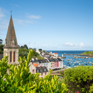 Vue en hauteur du port de Sauzon à Belle-Île